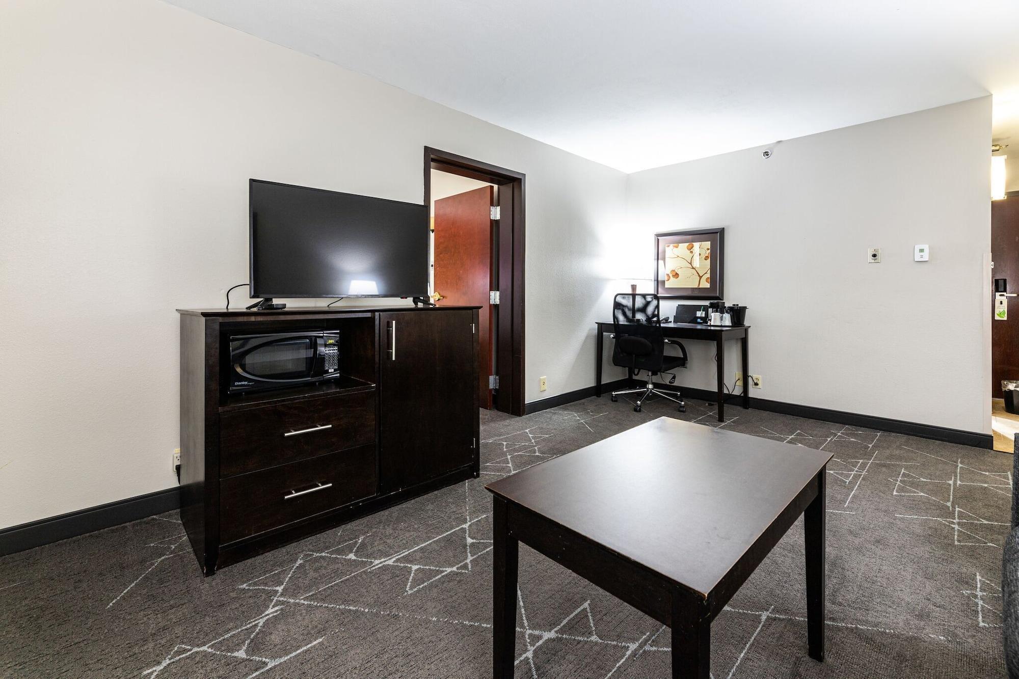 La Quinta By Wyndham I-35 Walnut Hill Ln Hotel